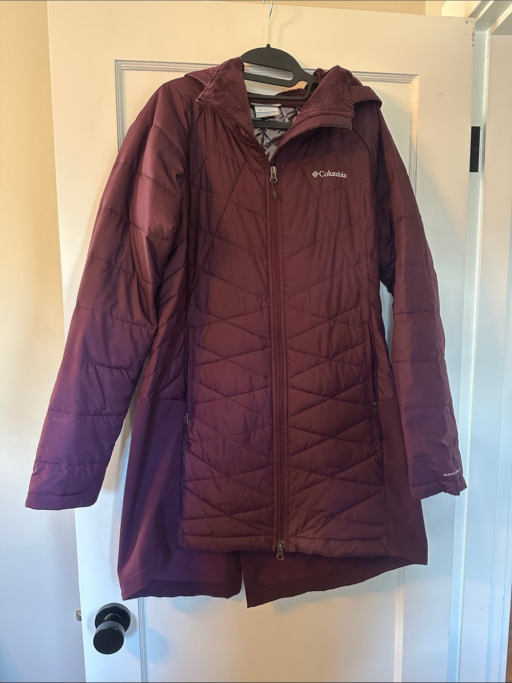 Columbia Women's Burgundy Quilted Hooded Puffer Coat